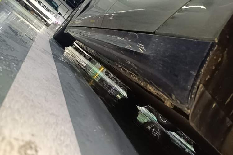 Used Xiaomi Auto SU7 2024 Rear-Drive Ultra-Long Range Advanced Pro-Level Intelligent Driving Version Left Side Sill