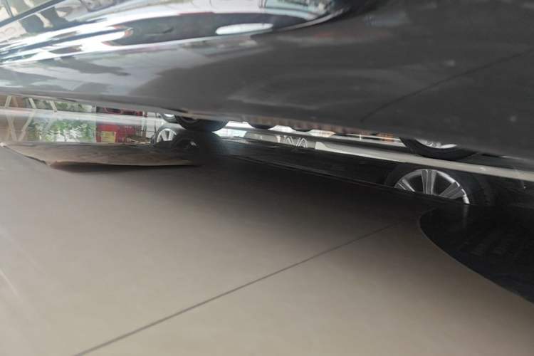 Used Xiaomi Auto SU7 2024 Rear-Drive Ultra-Long Range Advanced Pro-Level Intelligent Driving Version Left Side Sill