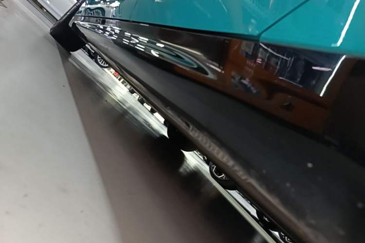 Used Xiaomi Auto SU7 2024 Rear-Drive Long-Range Intelligent Driving Version Left Side Sill