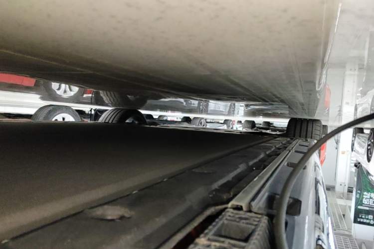Used Xiaomi Auto SU7 2024 Four-Wheel Drive Ultra-Long Range Advanced Intelligent Driving Max Edition Left Side Sill