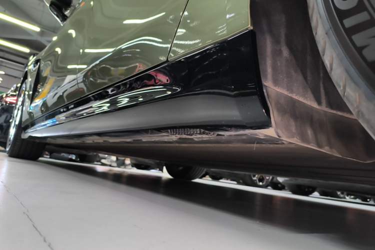 Used Xiaomi Auto SU7 2024 Rear-Drive Long-Range Intelligent Driving Version Left Side Sill