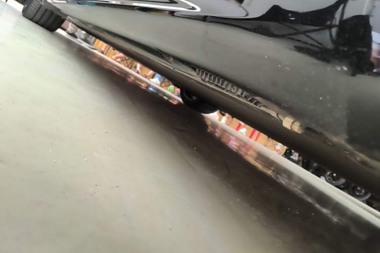 Used Xiaomi Auto SU7 2024 Four-Wheel Drive Ultra-Long Range Advanced Intelligent Driving Max Edition Left Side Sill
