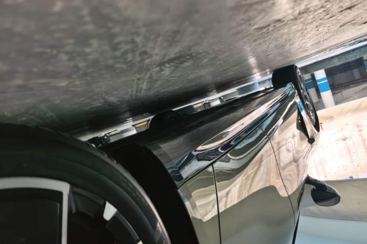 Used Xiaomi Auto SU7 2024 Rear-Drive Standard Founder Edition Left Side Sill