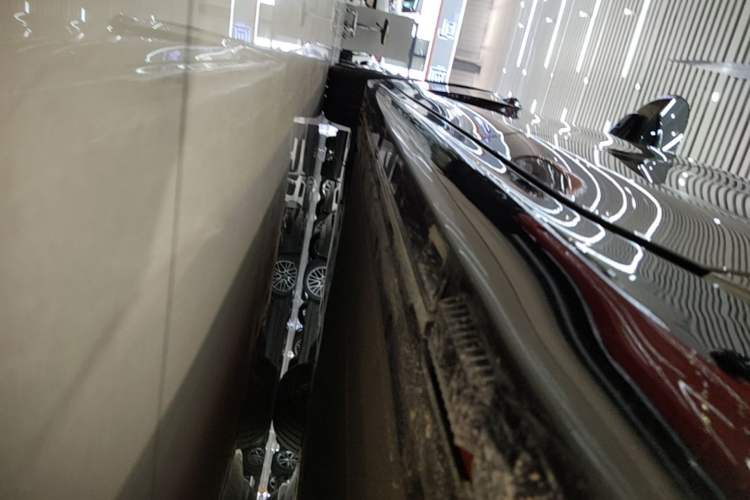 Used Xiaomi Auto SU7 2024 Rear-Drive Long-Range Intelligent Driving Version Left Side Sill
