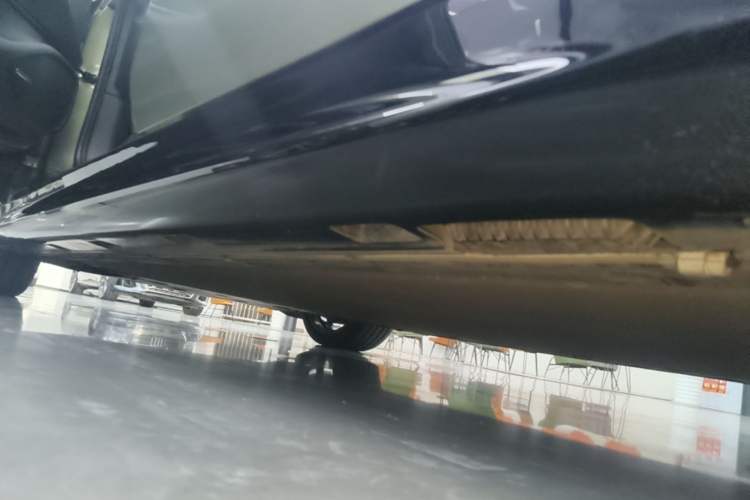 Used Xiaomi Auto SU7 2024 Rear-Drive Ultra-Long Range Advanced Pro-Level Intelligent Driving Version Left Side Sill