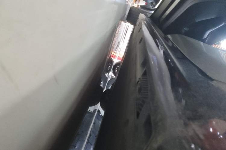 Used Xiaomi Auto SU7 2024 Rear-Drive Long-Range Intelligent Driving Version Left Side Sill