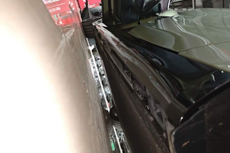 Used Xiaomi Auto SU7 2024 Four-Wheel Drive Ultra-Long Range Advanced Intelligent Driving Max Edition Left Side Sill
