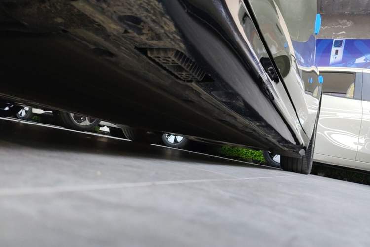 Used Xiaomi Auto SU7 2024 Rear-Drive Long-Range Intelligent Driving Version Left Side Sill