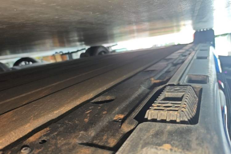 Used Xiaomi Auto SU7 2024 Rear-Drive Long-Range Intelligent Driving Version Left Side Sill