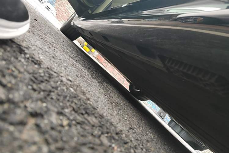 Used Xiaomi Auto SU7 2024 Rear-Drive Long-Range Intelligent Driving Version Left Side Sill