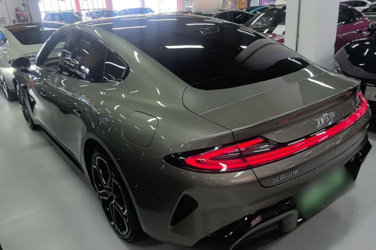 Used Xiaomi Auto SU7 2024 Rear-Drive Ultra-Long Range Advanced Pro-Level Intelligent Driving Version Rear Left 45 Deg