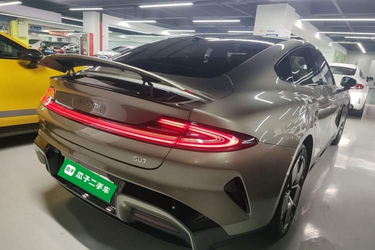 Used Xiaomi Auto SU7 2024 Rear-Drive Ultra-Long Range Advanced Pro-Level Intelligent Driving Version Rear Right 45 Deg