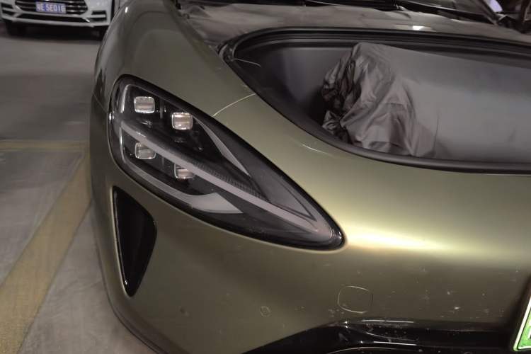 Used Xiaomi Auto SU7 2024 Four-Wheel Drive Ultra-Long Range Advanced Intelligent Driving Max Edition Right Front Headlight