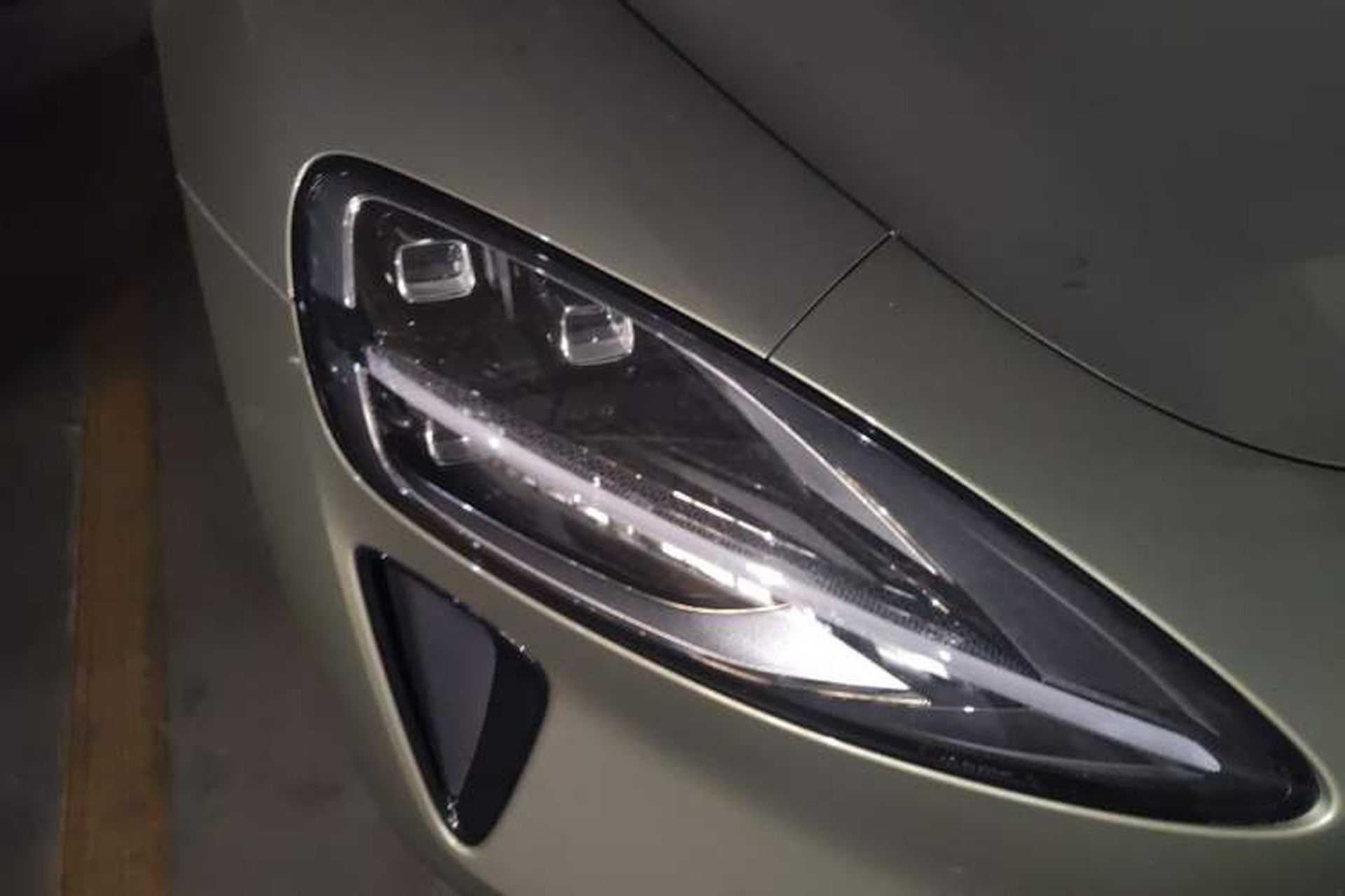 Used Xiaomi Auto SU7 2024 Rear-Drive Ultra-Long Range Advanced Pro-Level Intelligent Driving Version Right Front Headlight