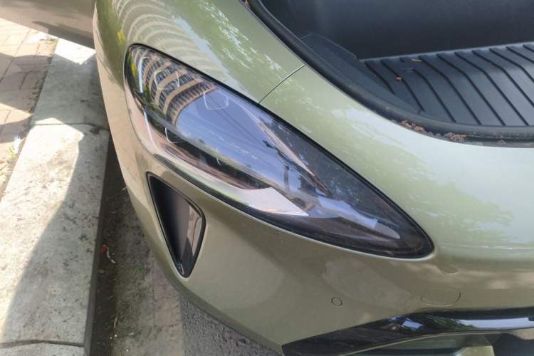 Used Xiaomi Auto SU7 2024 Four-Wheel Drive Ultra-Long Range Advanced Intelligent Driving Max Edition Right Front Headlight