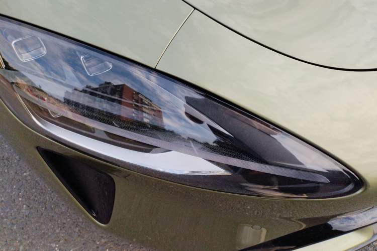 Used Xiaomi Auto SU7 2024 Rear-Drive Ultra-Long Range Advanced Pro-Level Intelligent Driving Version Right Front Headlight