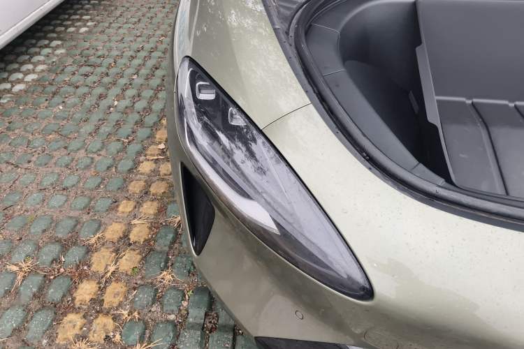 Used Xiaomi Auto SU7 2024 Rear-Drive Ultra-Long Range Advanced Pro-Level Intelligent Driving Version Right Front Headlight