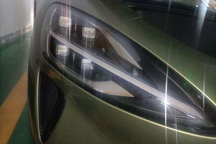 Used Xiaomi Auto SU7 2024 Rear-Drive Ultra-Long Range Advanced Pro-Level Intelligent Driving Version Right Front Headlight