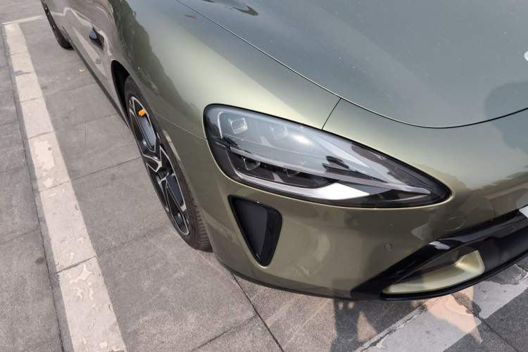 Used Xiaomi Auto SU7 2024 Four-Wheel Drive Ultra-Long Range Advanced Intelligent Driving Max Edition Right Front Headlight