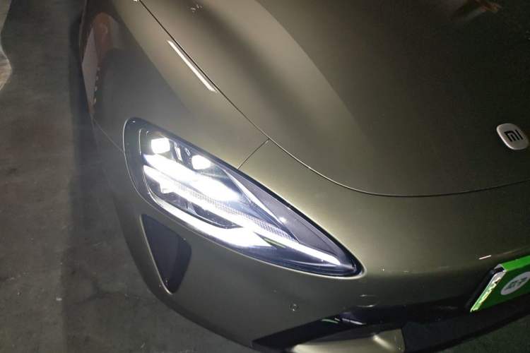Used Xiaomi Auto SU7 2024 Four-Wheel Drive Ultra-Long Range Advanced Intelligent Driving Max Edition Right Front Headlight