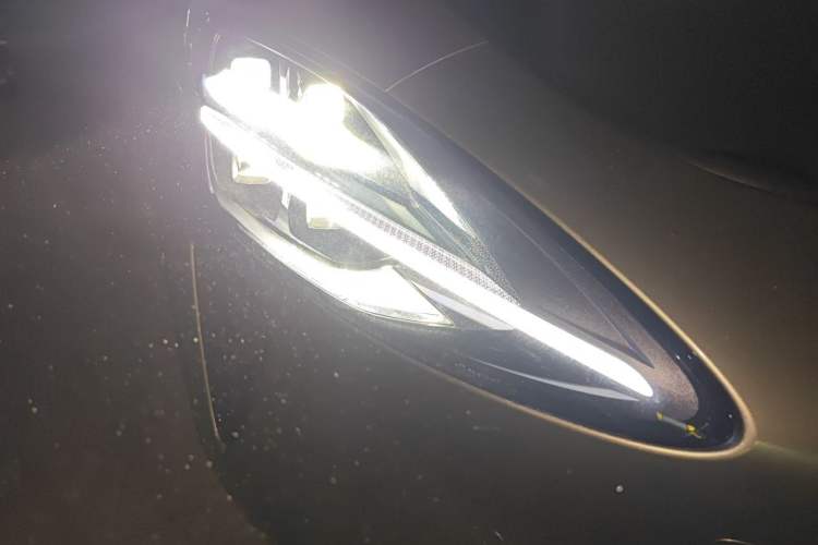 Used Xiaomi Auto SU7 2024 Rear-Drive Standard Founder Edition Right Front Headlight