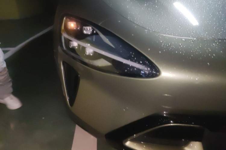 Used Xiaomi Auto SU7 2024 Rear-Drive Long-Range Intelligent Driving Version Right Front Headlight