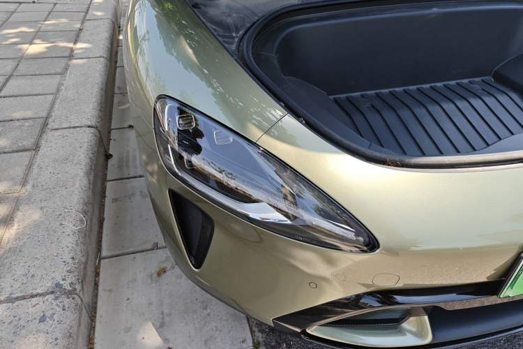Used Xiaomi Auto SU7 2024 Rear-Drive Ultra-Long Range Advanced Pro-Level Intelligent Driving Version Right Front Headlight