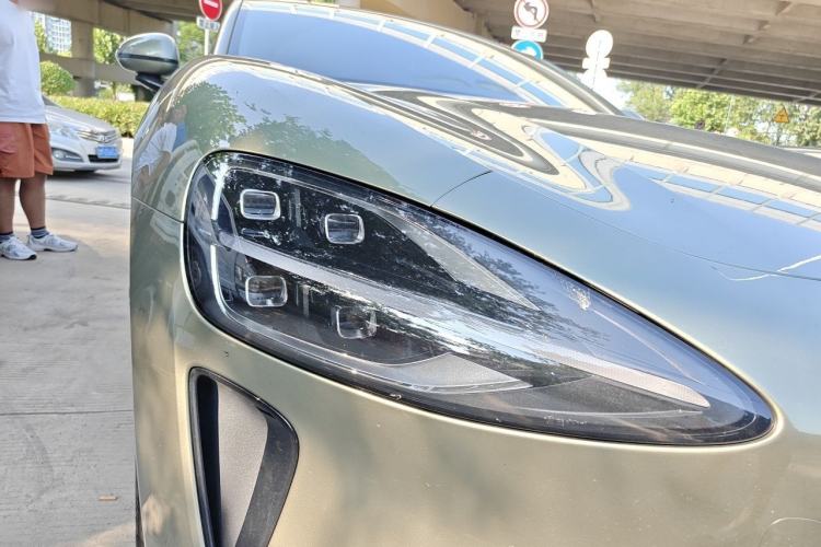 Used Xiaomi Auto SU7 2024 Rear-Drive Long-Range Intelligent Driving Version Right Front Headlight