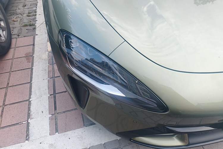 Used Xiaomi Auto SU7 2024 Rear-Drive Ultra-Long Range Advanced Pro-Level Intelligent Driving Version Right Front Headlight