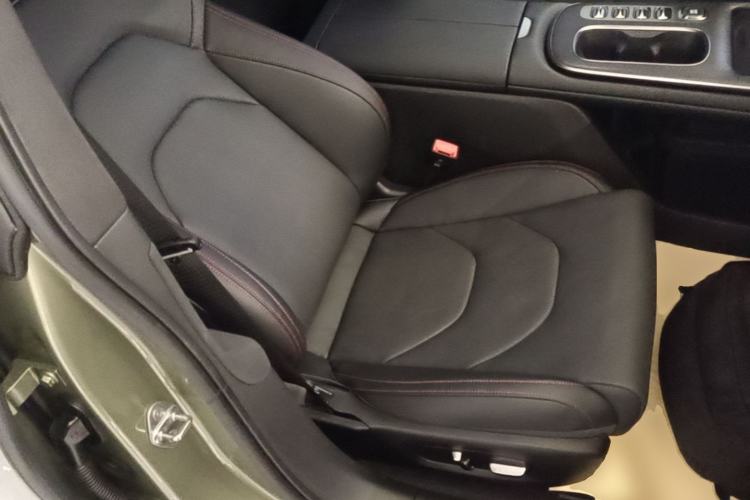 Used Xiaomi Auto SU7 2024 Four-Wheel-Drive Max Founder's Edition Right Front Seat