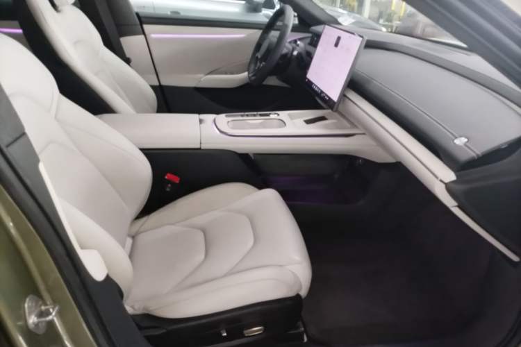 Used Xiaomi Auto SU7 2024 Rear-Drive Ultra-Long Range Advanced Pro-Level Intelligent Driving Version Right Front Seat