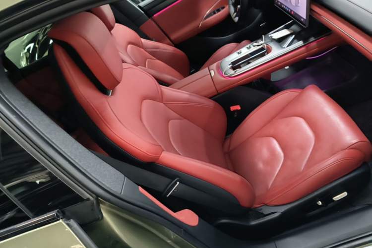 Used Xiaomi Auto SU7 2024 Rear-Drive Long-Range Intelligent Driving Version Right Front Seat