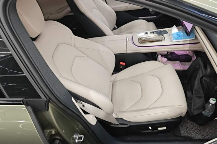 Used Xiaomi Auto SU7 2024 Rear-Drive Ultra-Long Range Advanced Pro-Level Intelligent Driving Version Right Front Seat