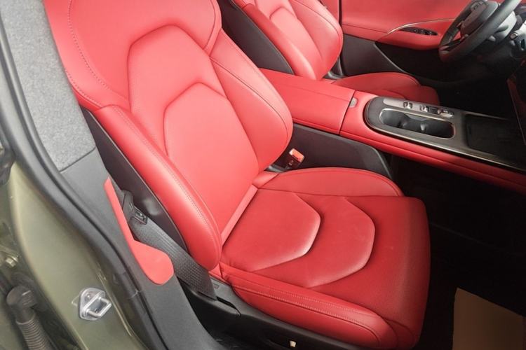 Used Xiaomi Auto SU7 2024 Rear-Drive Ultra-Long Range Advanced Pro-Level Intelligent Driving Version Right Front Seat