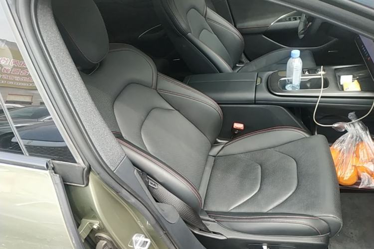 Used Xiaomi Auto SU7 2024 Rear-Drive Long-Range Intelligent Driving Version Right Front Seat