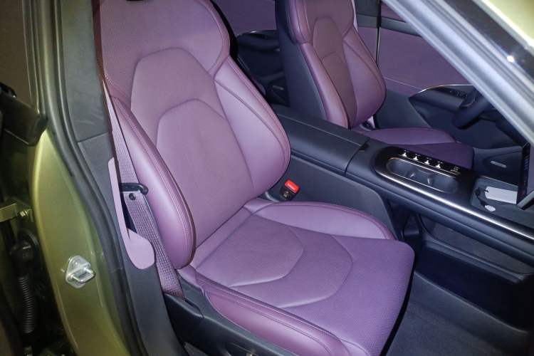 Used Xiaomi Auto SU7 2024 Four-Wheel Drive Ultra-Long Range Advanced Intelligent Driving Max Edition Right Front Seat