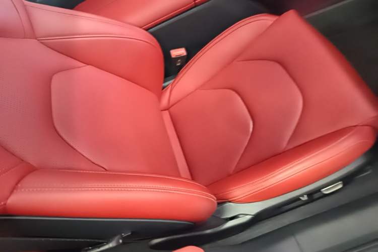 Used Xiaomi Auto SU7 2024 Rear-Drive Long-Range Intelligent Driving Version Right Front Seat
