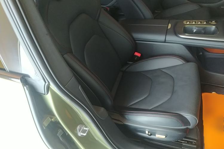Used Xiaomi Auto SU7 2024 Four-Wheel Drive Ultra-Long Range Advanced Intelligent Driving Max Edition Right Front Seat