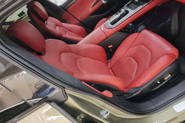 Used Xiaomi Auto SU7 2024 Four-Wheel Drive Ultra-Long Range Advanced Intelligent Driving Max Edition Right Front Seat