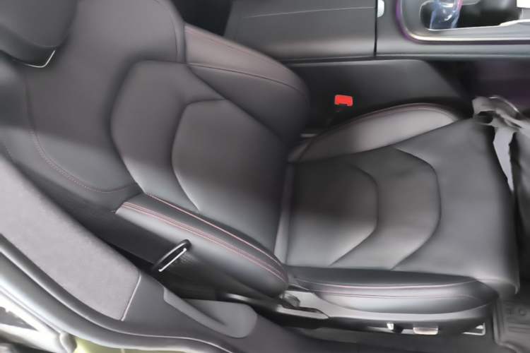 Used Xiaomi Auto SU7 2024 Rear-Drive Long-Range Intelligent Driving Version Right Front Seat