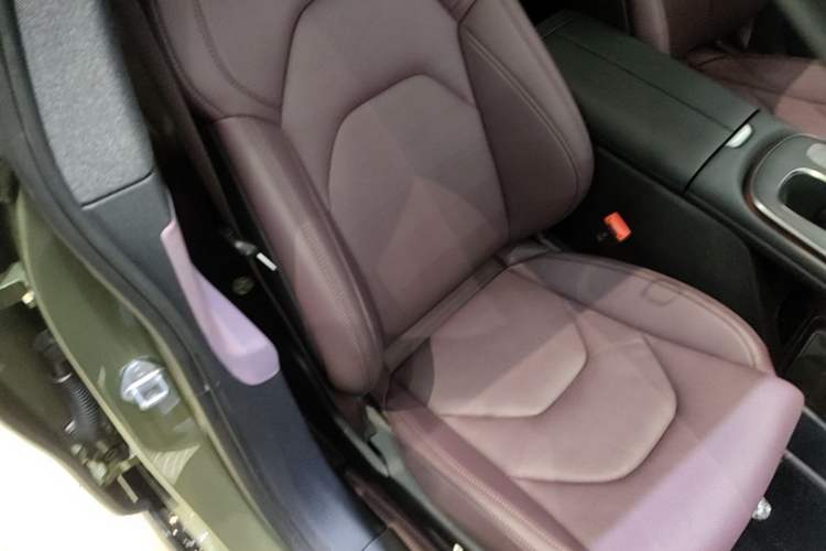 Used Xiaomi Auto SU7 2024 Rear-Drive Long-Range Intelligent Driving Version Right Front Seat