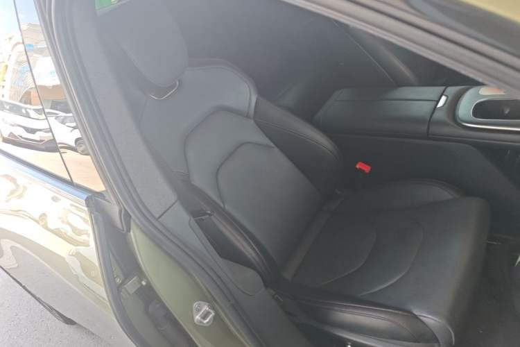 Used Xiaomi Auto SU7 2024 Rear-Drive Standard Founder Edition Right Front Seat