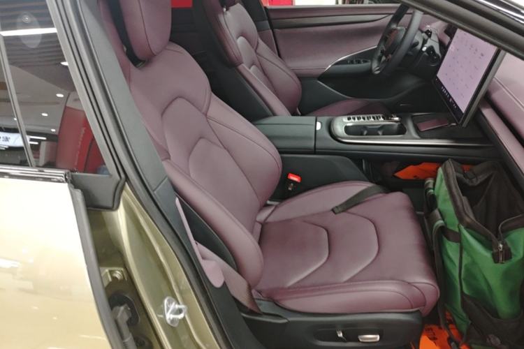 Used Xiaomi Auto SU7 2024 Four-Wheel Drive Ultra-Long Range Advanced Intelligent Driving Max Edition Right Front Seat