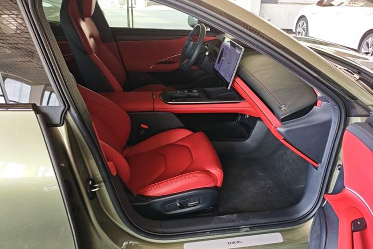 Used Xiaomi Auto SU7 2024 Rear-Drive Long-Range Intelligent Driving Version Right Front Seat