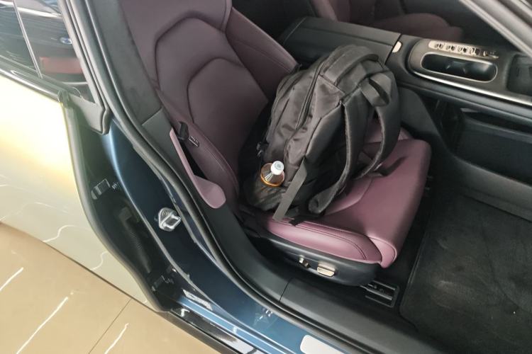 Used Xiaomi Auto SU7 2024 Four-Wheel Drive Ultra-Long Range Advanced Intelligent Driving Max Edition Right Front Seat