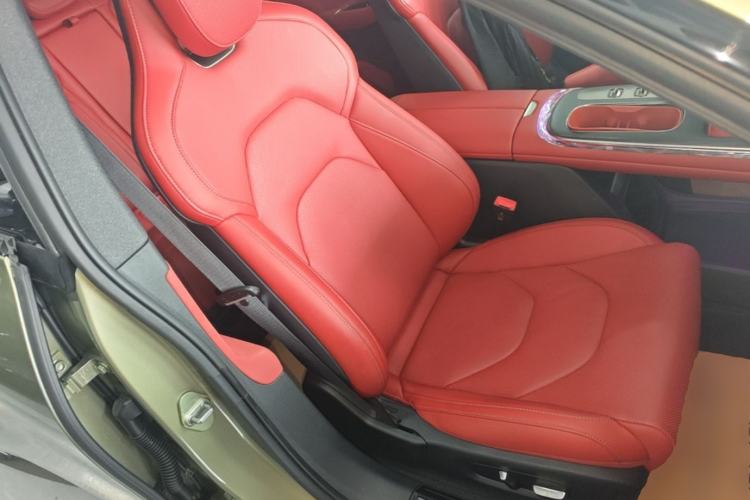 Used Xiaomi Auto SU7 2024 Rear-Drive Long-Range Intelligent Driving Version Right Front Seat
