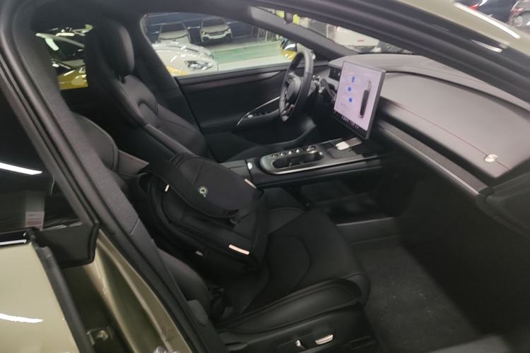 Used Xiaomi Auto SU7 2024 Rear-Drive Ultra-Long Range Advanced Pro-Level Intelligent Driving Version Right Front Seat