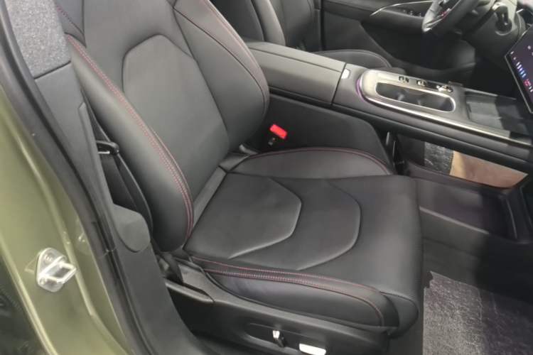 Used Xiaomi Auto SU7 2024 Rear-Drive Ultra-Long Range Advanced Pro-Level Intelligent Driving Version Right Front Seat