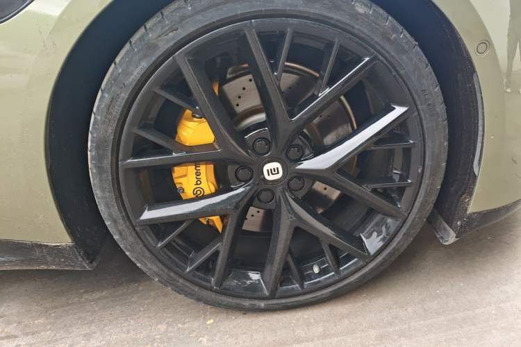 Used Xiaomi Auto SU7 2024 Four-Wheel Drive Ultra-Long Range Advanced Intelligent Driving Max Edition Right Front Wheel Hub