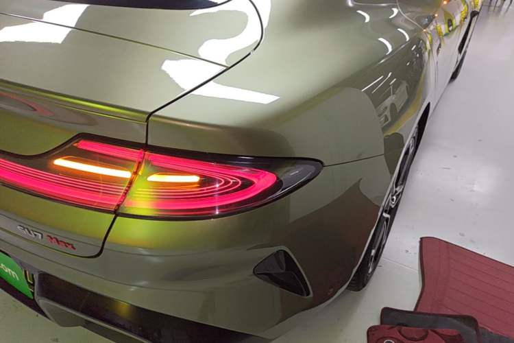 Used Xiaomi Auto SU7 2024 Four-Wheel Drive Ultra-Long Range Advanced Intelligent Driving Max Edition Right Rear Taillight